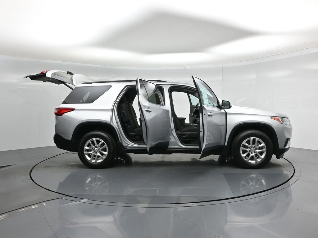 Used 2021 Chevrolet Traverse LT image 34