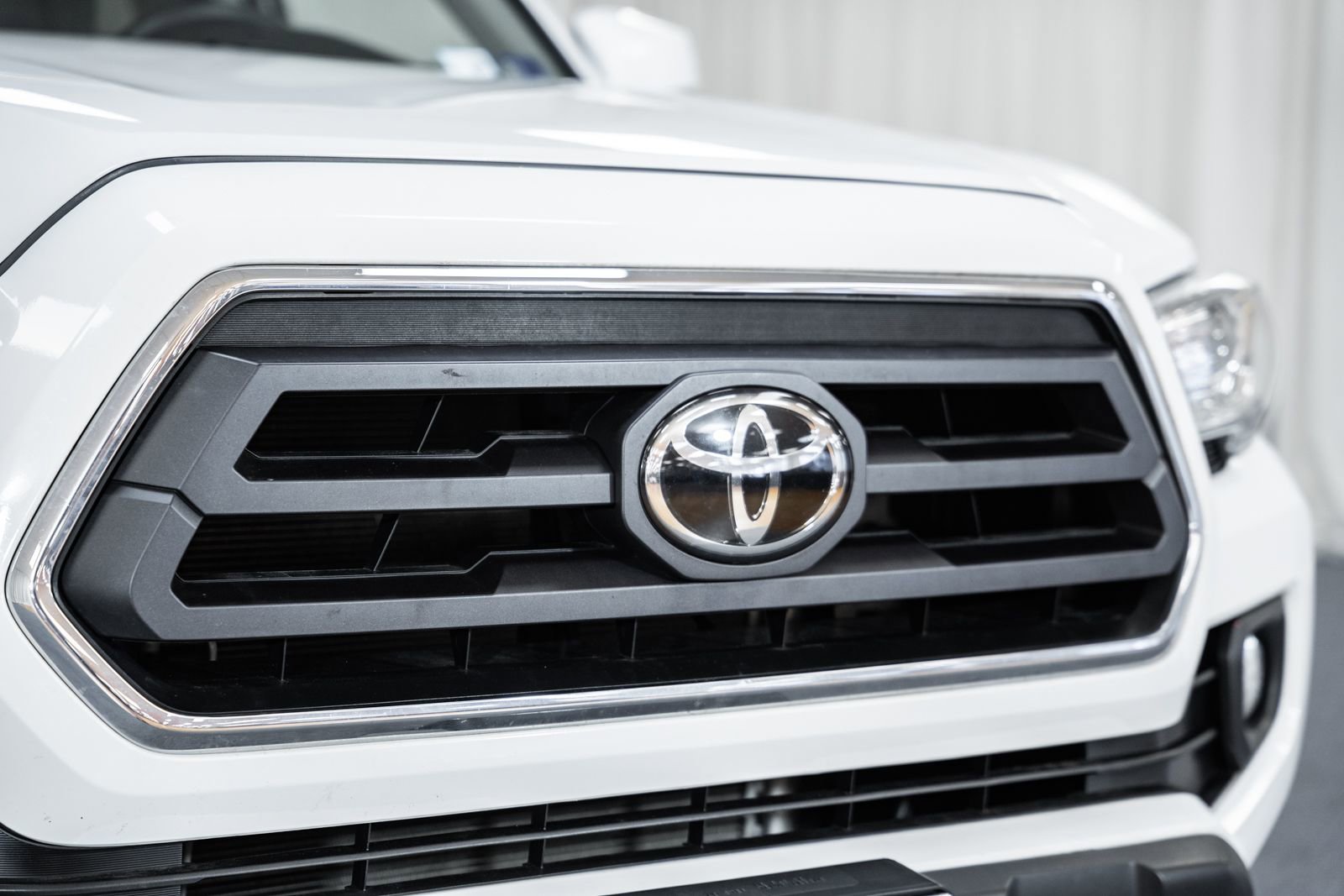 Used 2020 Toyota Tacoma SR5 image 14