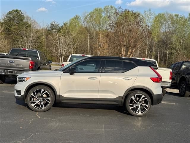 Used 2022 Volvo XC40 T4 R-Design w/ Protection Package Premier FWD image 7