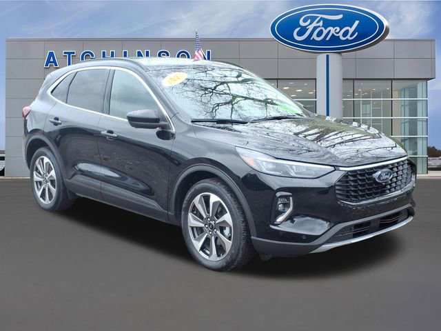 Certified 2023 Ford Escape Platinum AWD/4WD image 3