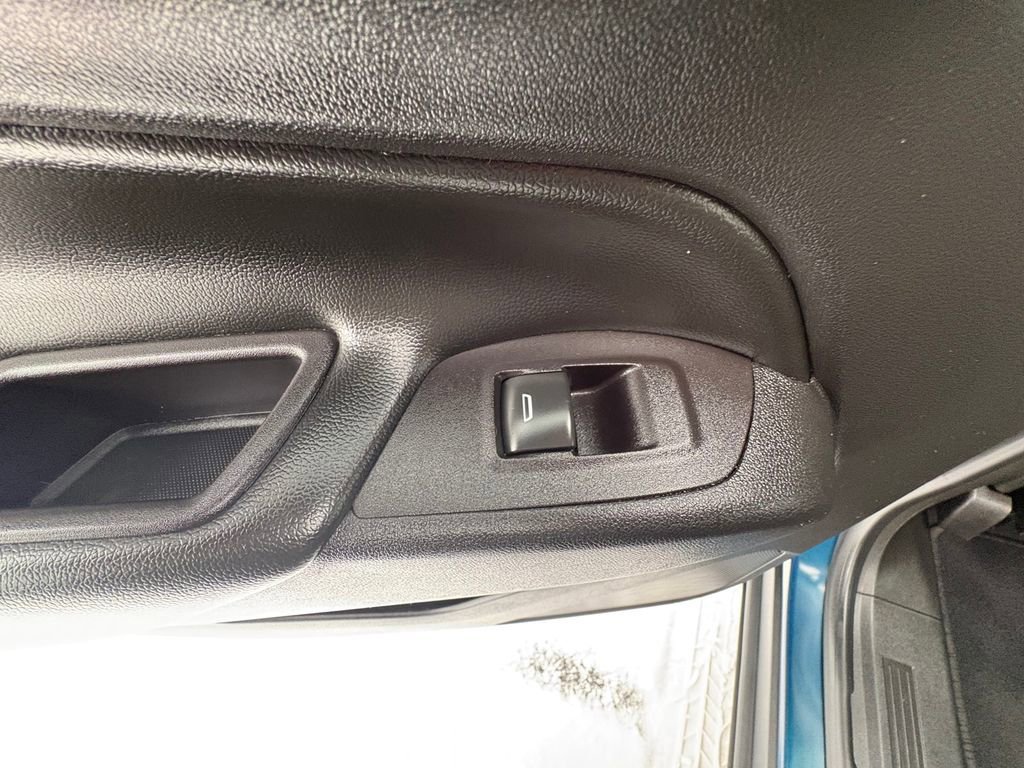 Used 2021 Chevrolet Equinox LT image 27