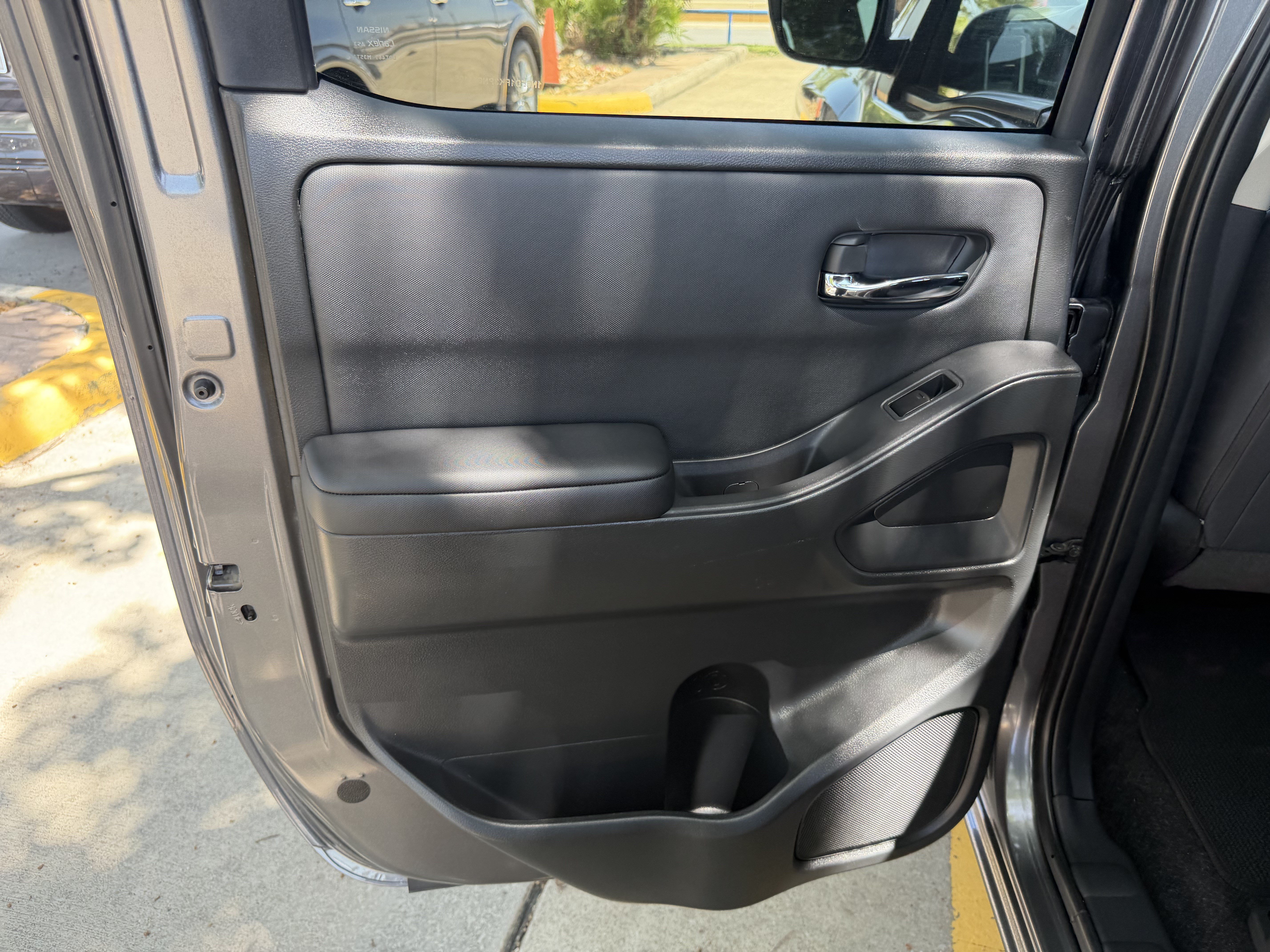 Used 2023 Nissan Frontier SV w/ Technology Package AWD/4WD image 14
