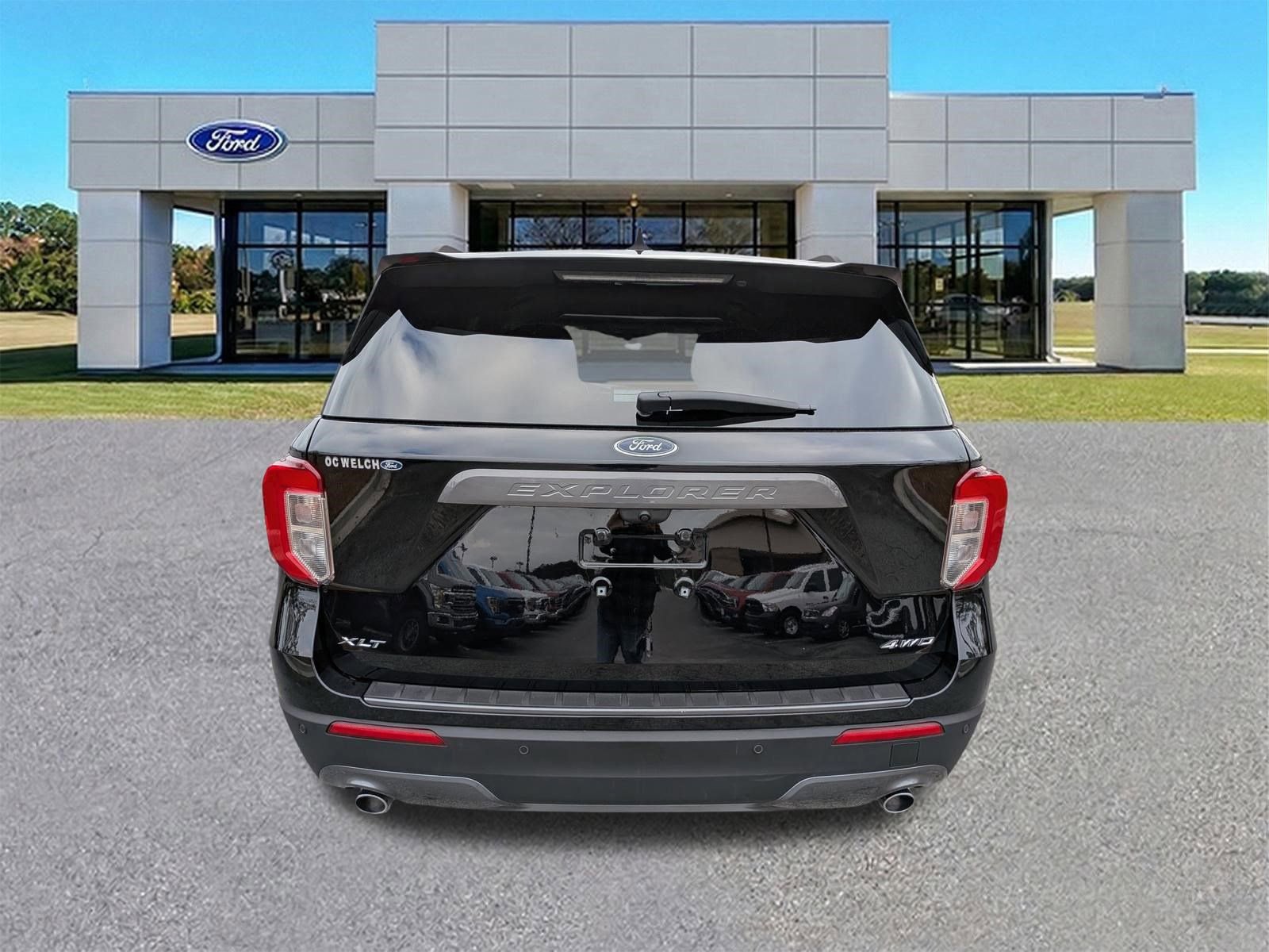 Certified 2023 Ford Explorer XLT w/ Equipment Group 202A image 4