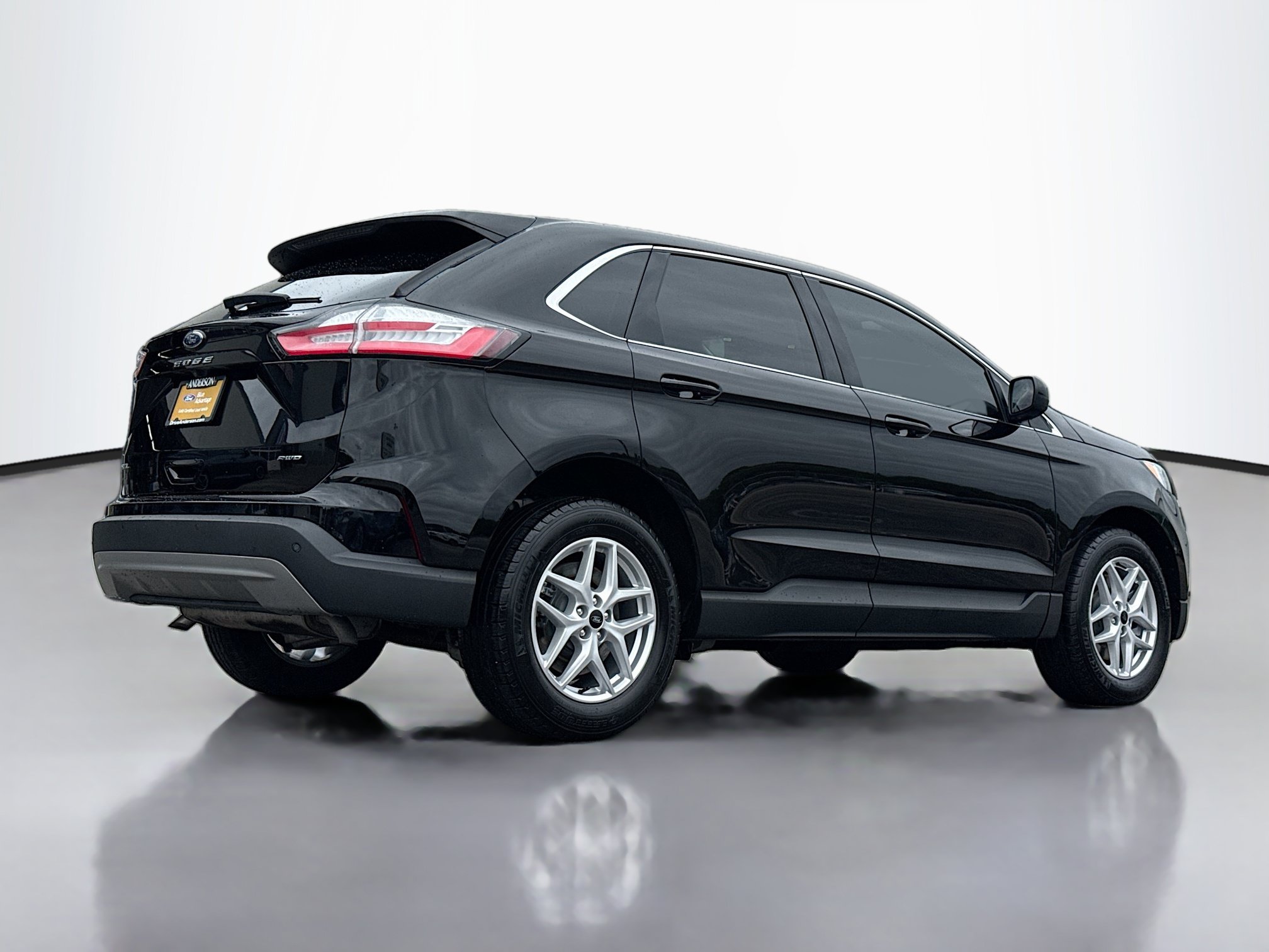 Certified 2023 Ford Edge SEL w/ Convenience Package AWD/4WD image 2