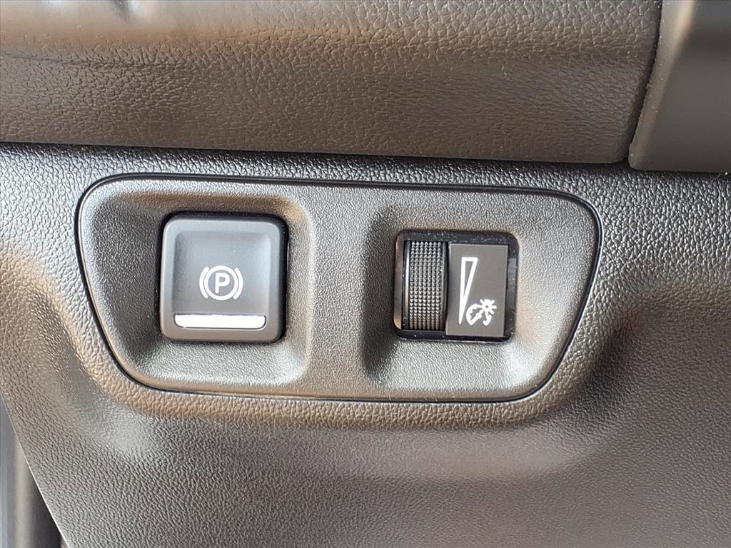 Used 2018 GMC Acadia SLE image 16