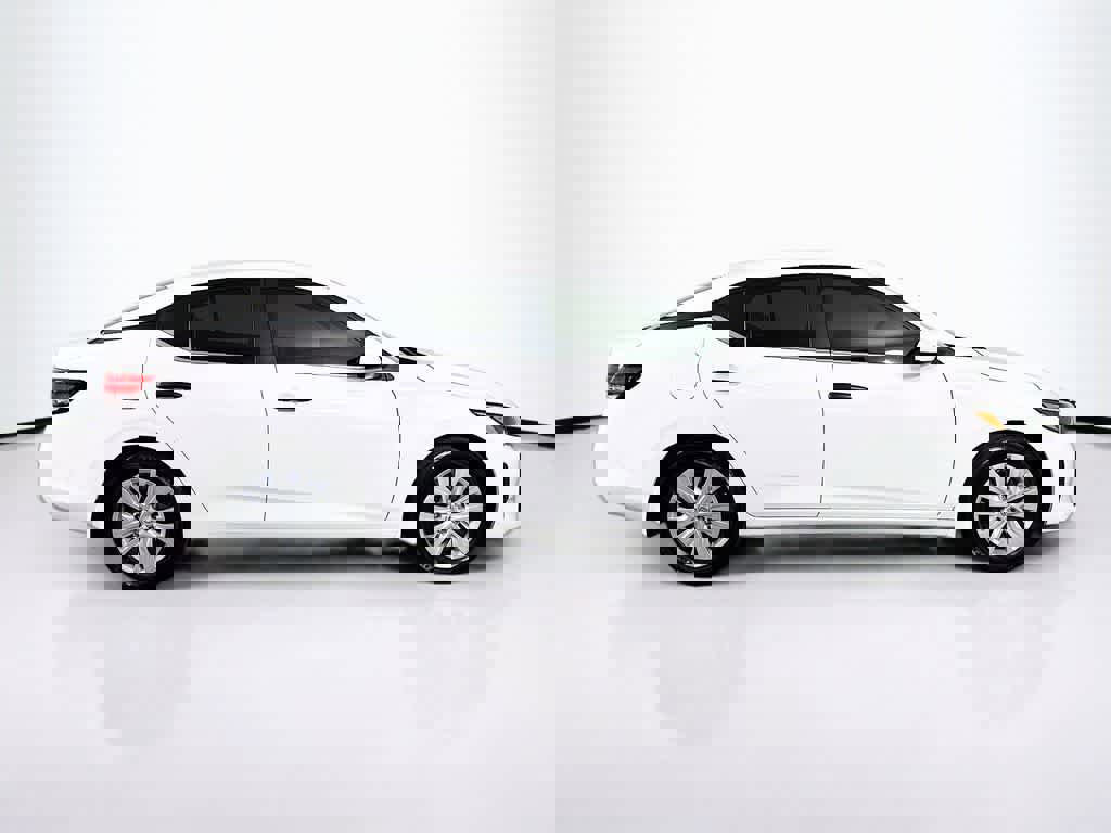 Used 2024 Nissan Sentra S image 6