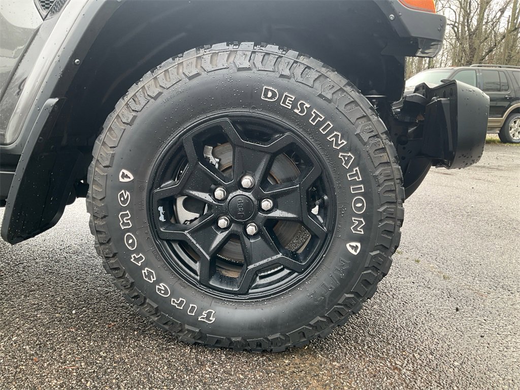 Used 2022 Jeep Gladiator Sport image 10