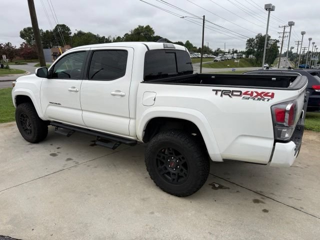 Used 2020 Toyota Tacoma TRD Sport w/ TRD Premium Sport Package AWD/4WD image 8