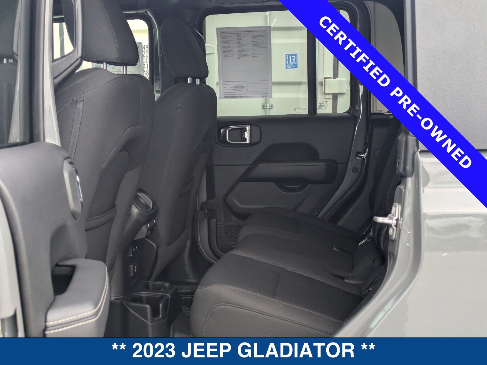 Used 2023 Jeep Gladiator Overland AWD/4WD image 17