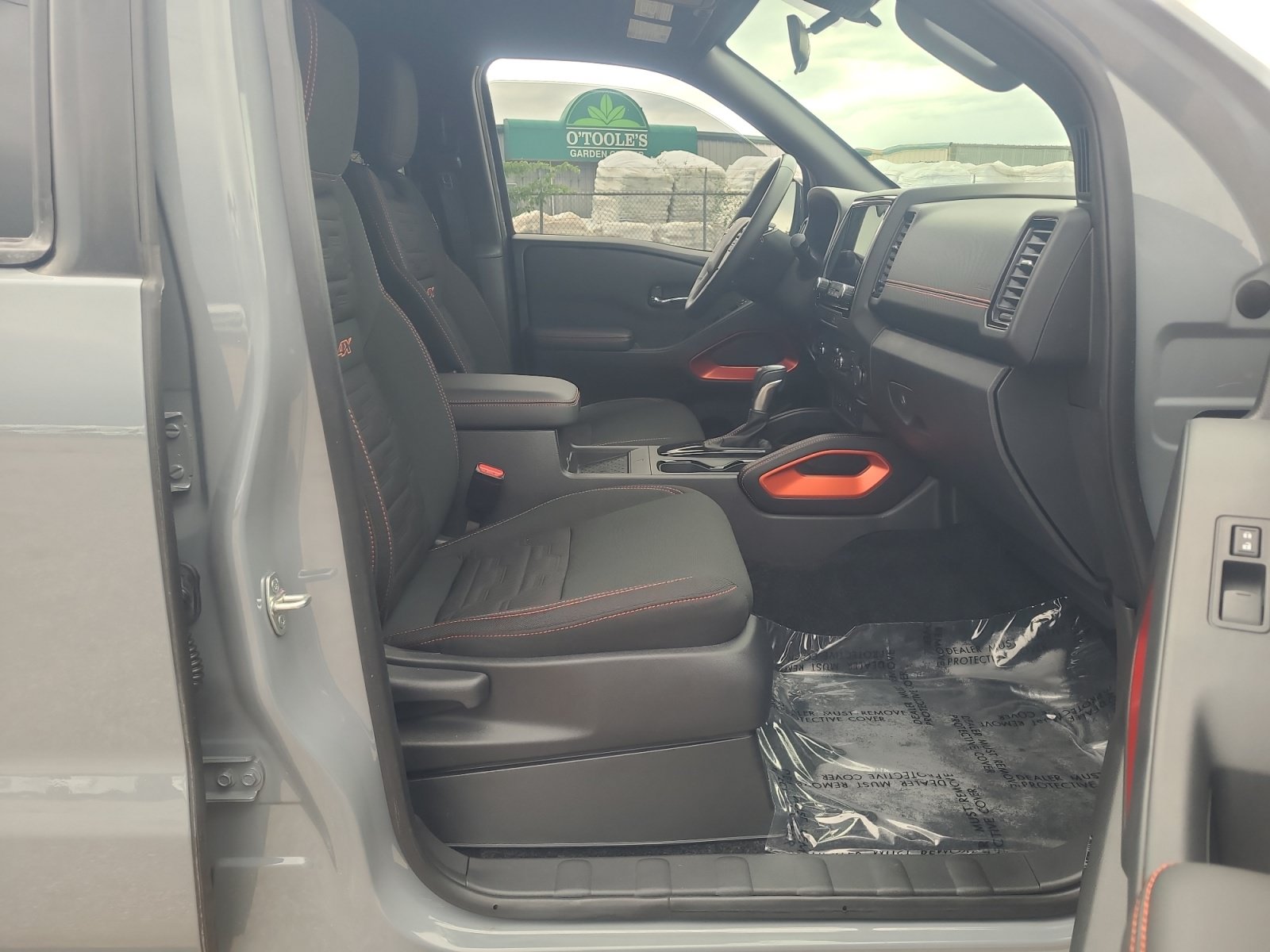 Used 2023 Nissan Frontier PRO-4X w/ Pro Convenience Package AWD/4WD image 19