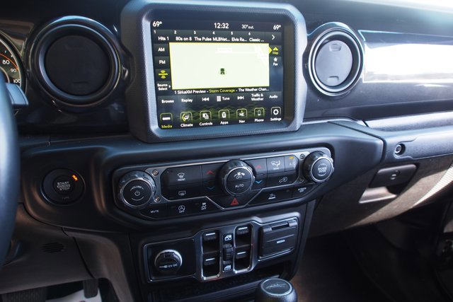 Used 2022 Jeep Gladiator Sport image 29