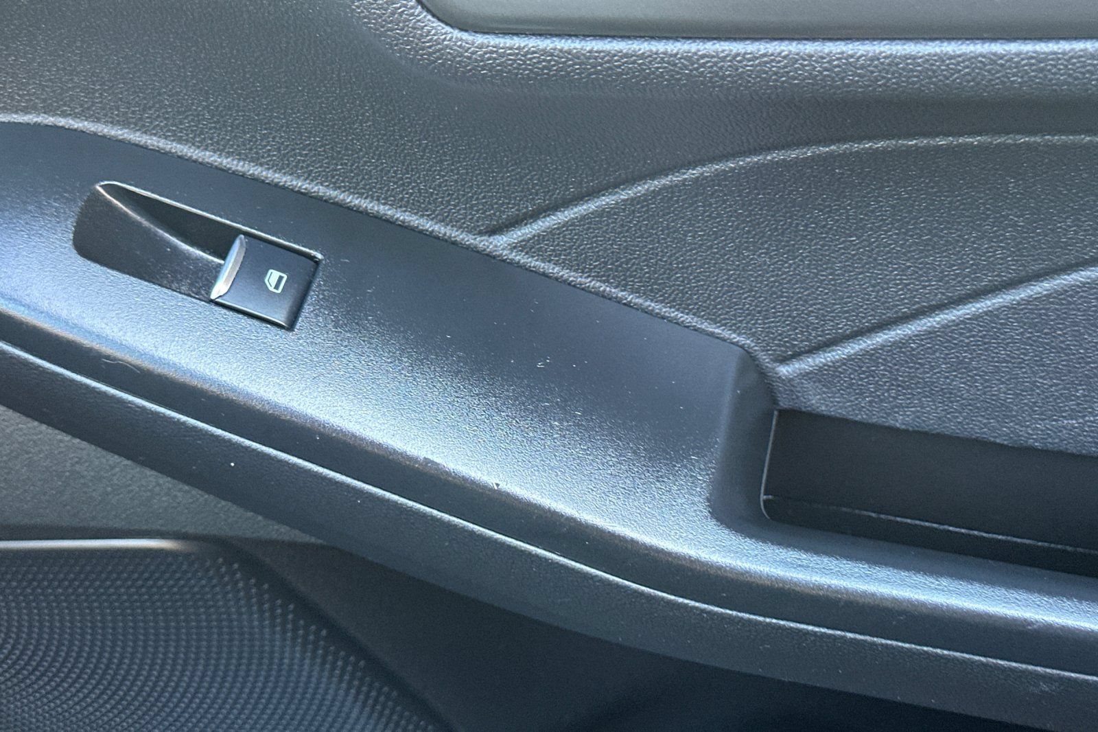 Certified 2025 Ford Escape SE FWD image 22