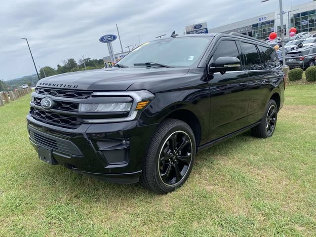 Certified 2024 Ford Expedition Limited AWD/4WD image 3