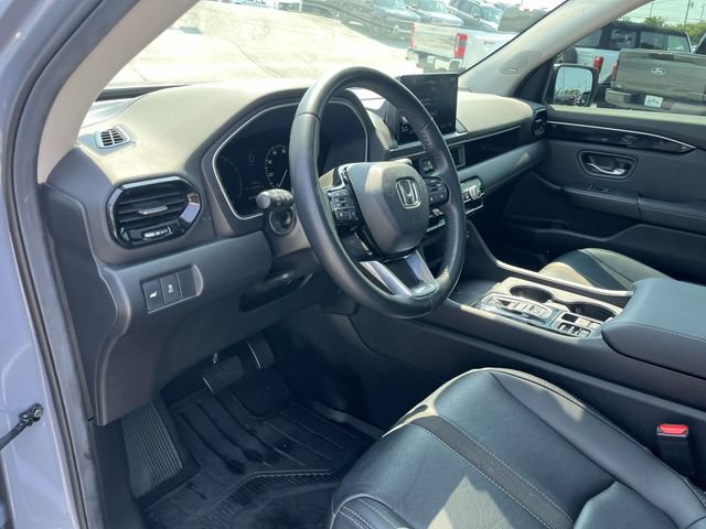Used 2025 Honda Pilot Touring image 17