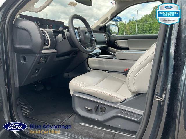 Certified 2025 Ford Expedition Active AWD/4WD image 4