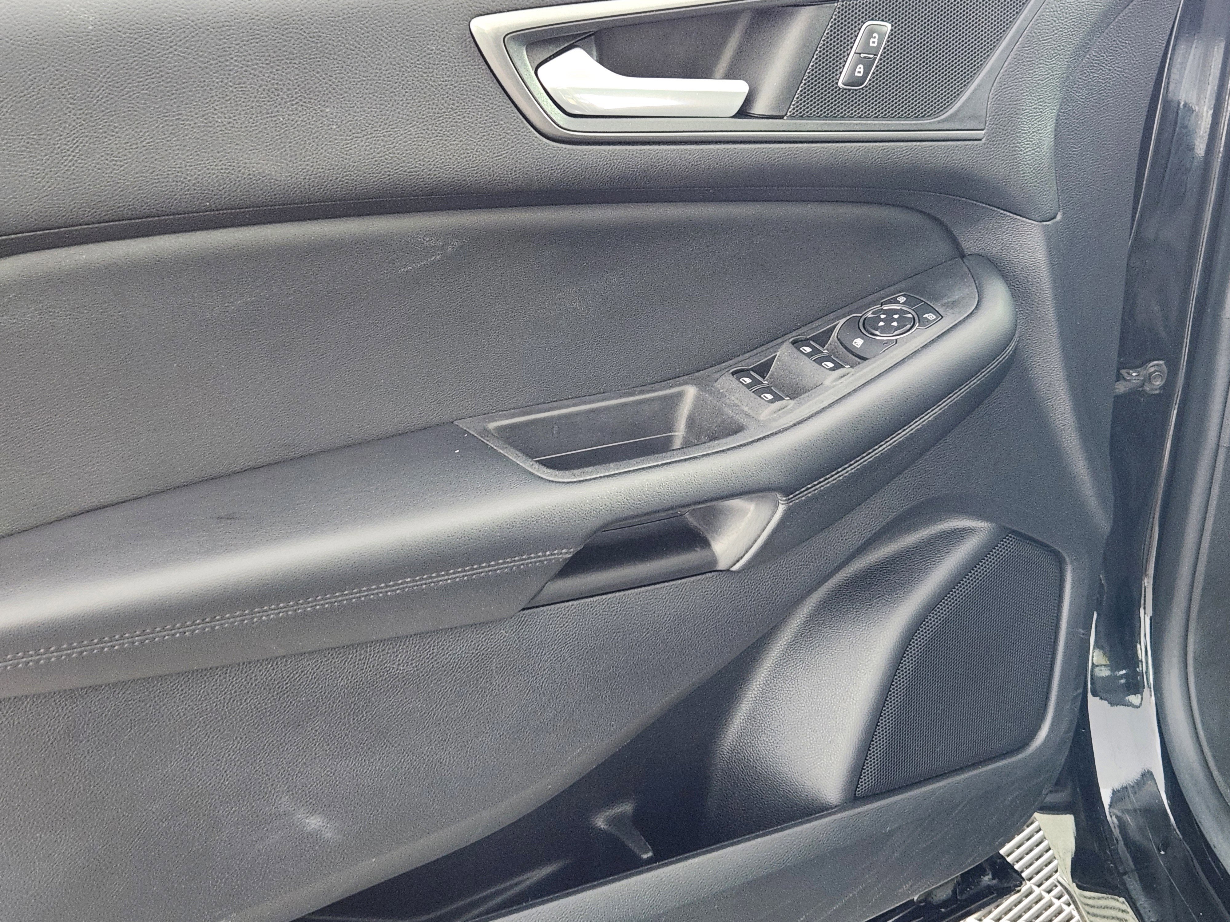 Certified 2021 Ford Edge SE image 16