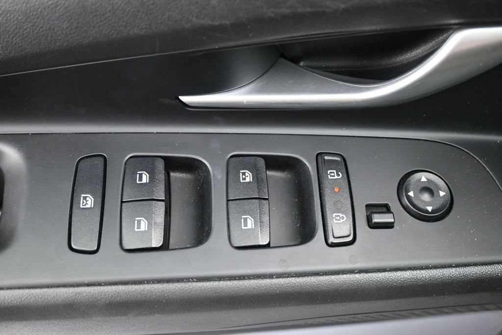 Used 2024 Hyundai Elantra SEL FWD image 19