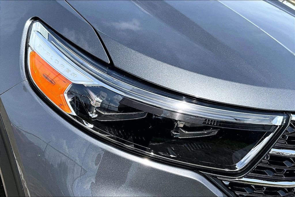 Certified 2021 Ford Explorer XLT w/ Equipment Group 202A image 30