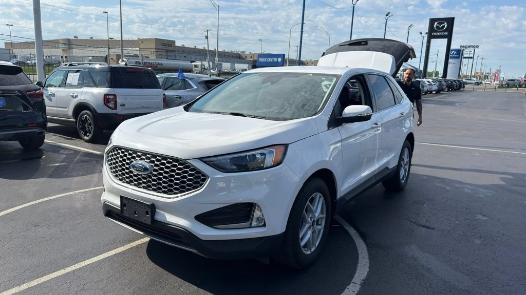 Certified 2023 Ford Edge SEL w/ Convenience Package AWD/4WD image 6