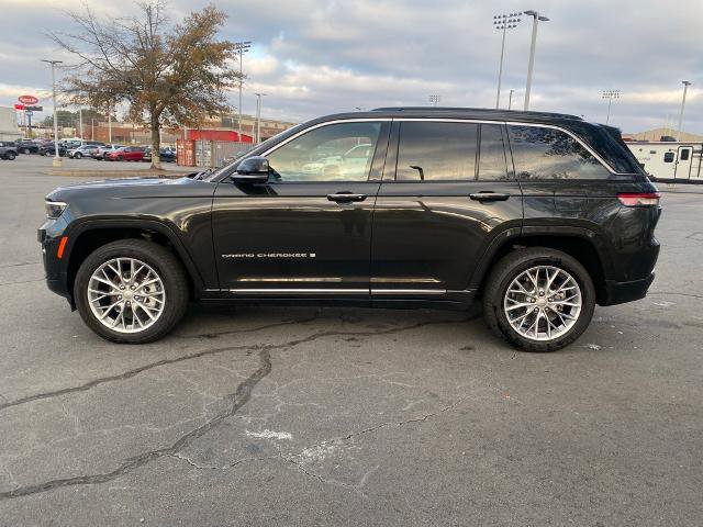 Used 2024 Jeep Grand Cherokee Summit image 4