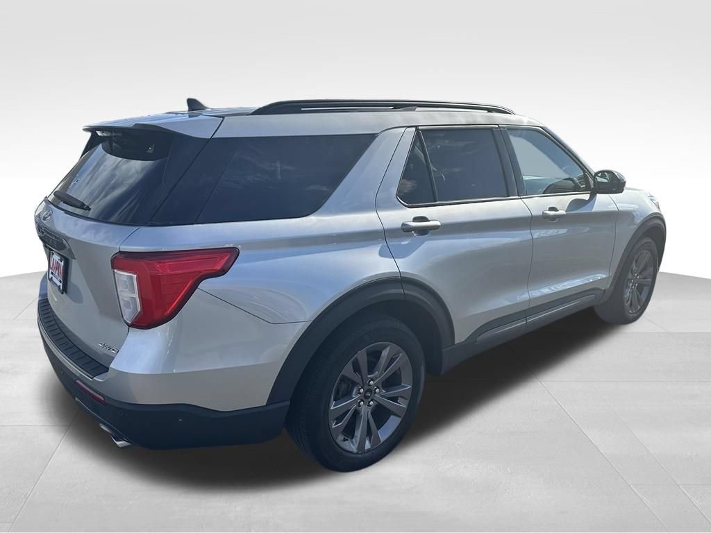 Certified 2023 Ford Explorer XLT w/ Equipment Group 202A AWD/4WD image 5