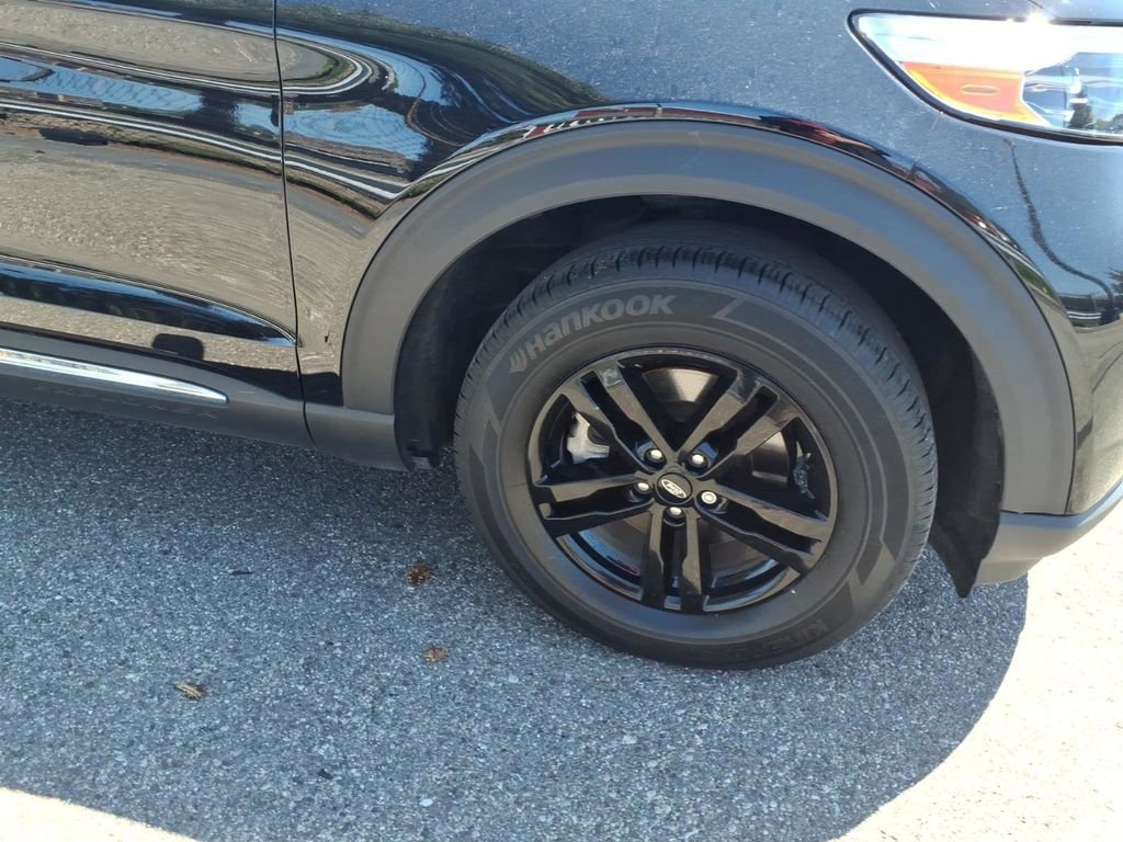 Certified 2024 Ford Explorer XLT AWD/4WD image 5