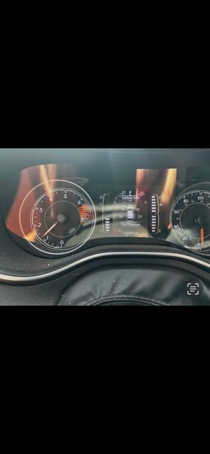 Used 2020 Jeep Cherokee Latitude Plus AWD/4WD image 7