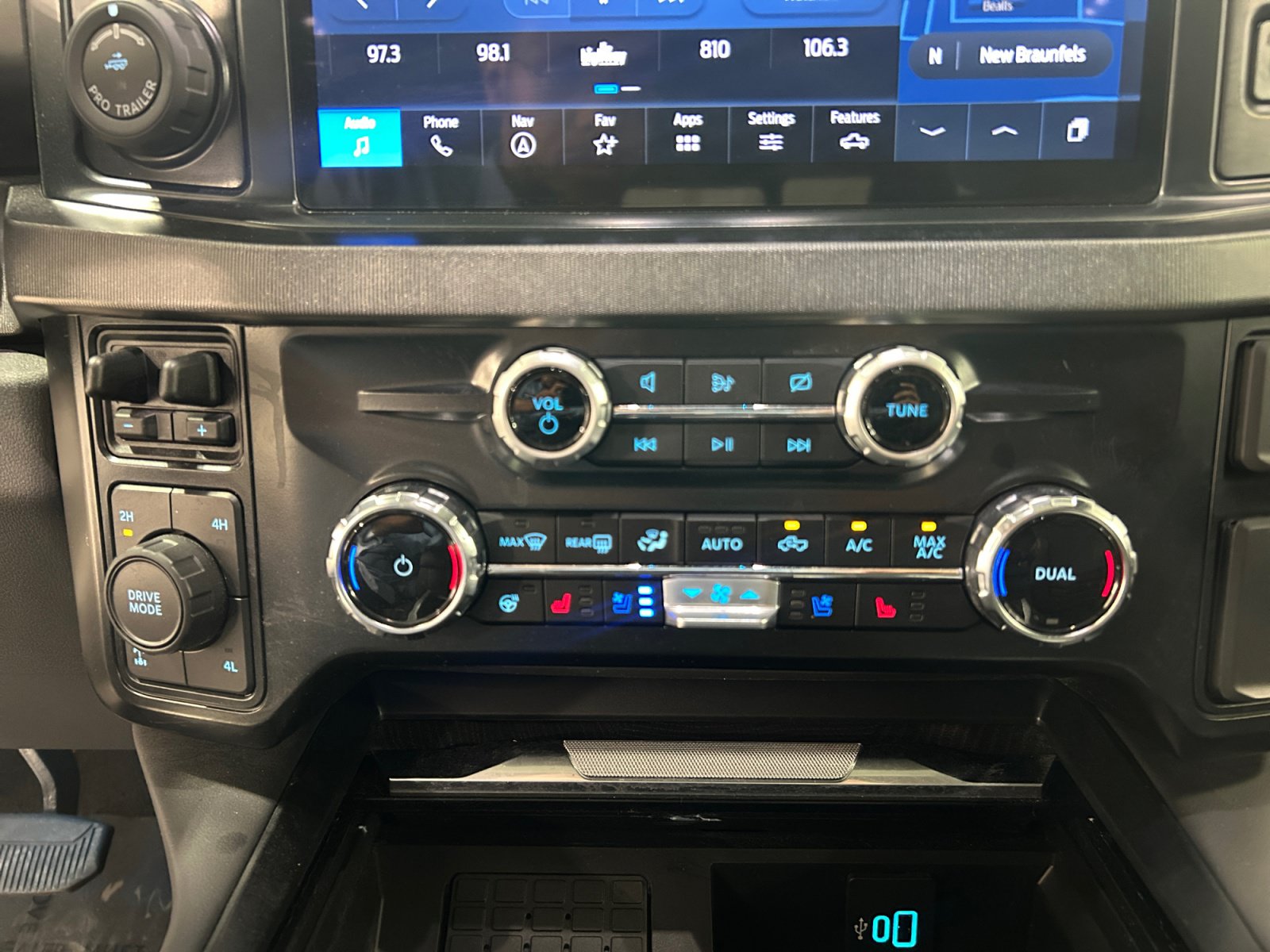 Certified 2024 Ford F350 Platinum AWD/4WD image 16