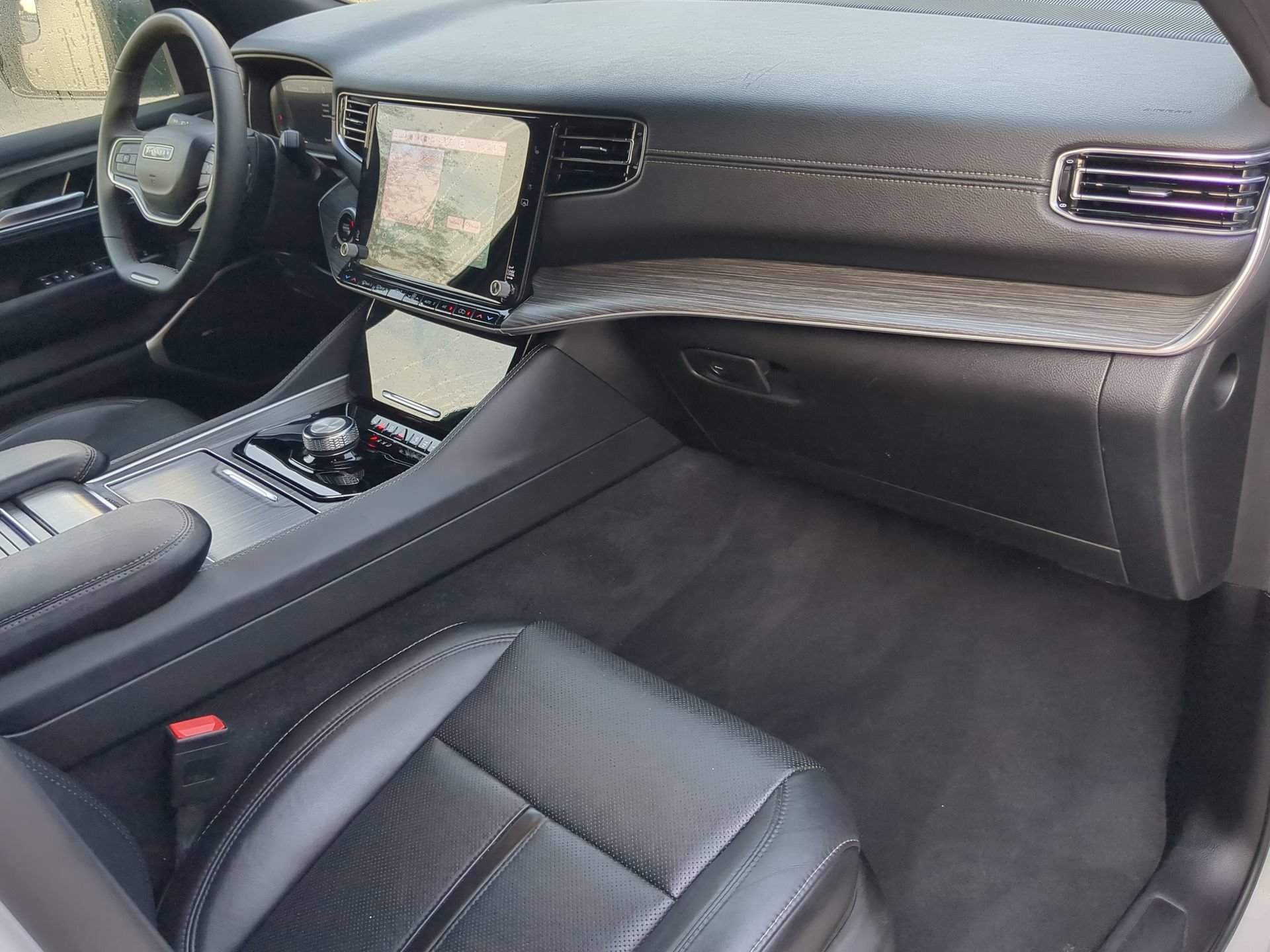 Used 2024 Jeep Wagoneer L Series II w/ Flexible Seating Group RWD image 49