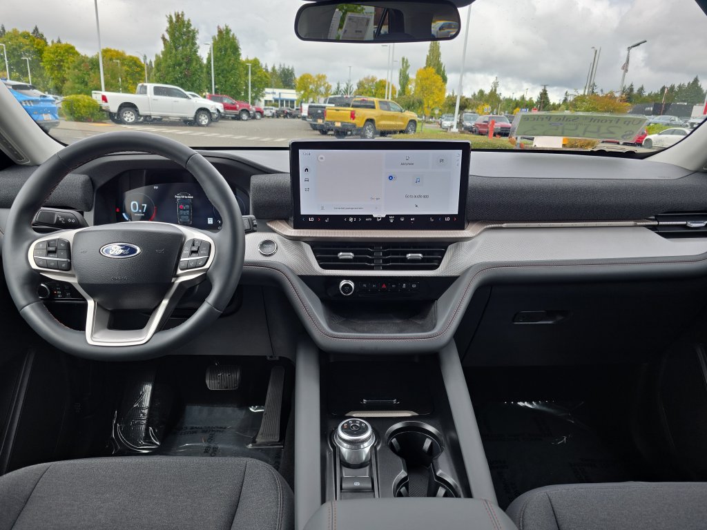 Certified 2025 Ford Explorer Active AWD/4WD image 6