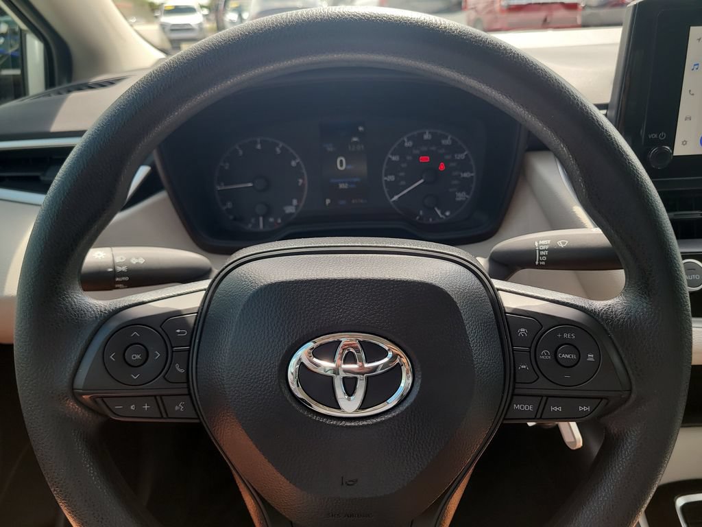 Used 2025 Toyota Corolla LE FWD image 25