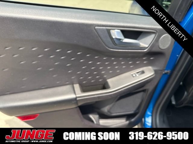 Certified 2020 Ford Escape Titanium AWD/4WD image 17