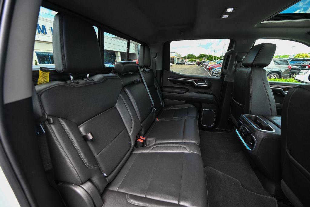 Used 2022 GMC Sierra 1500 SLT w/ SLT Convenience Package AWD/4WD image 28