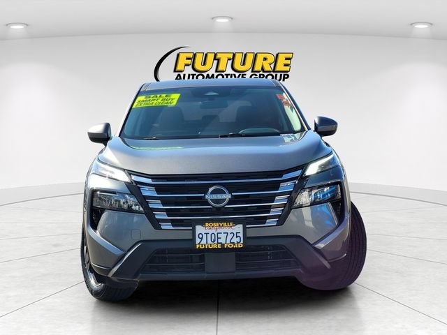 Used 2025 Nissan Rogue SV AWD/4WD image 2