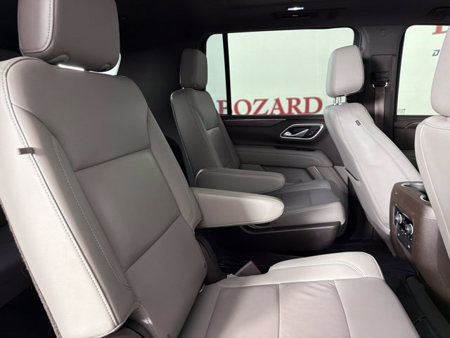 Used 2021 Chevrolet Suburban LT w/ LT Signature Package RWD image 37