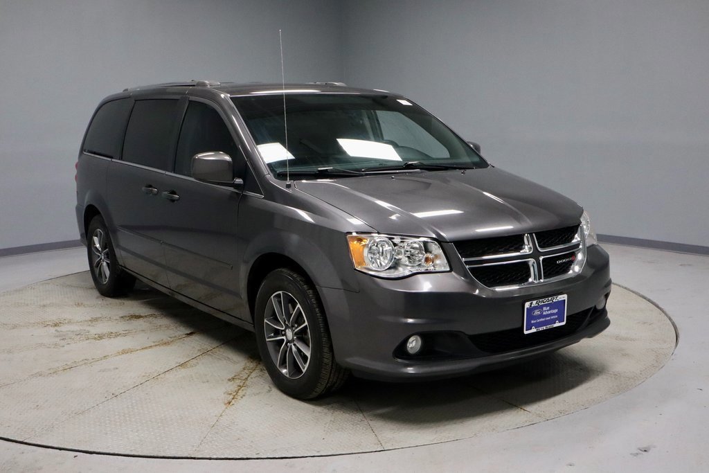 Used 2017 Dodge Grand Caravan SXT image 8