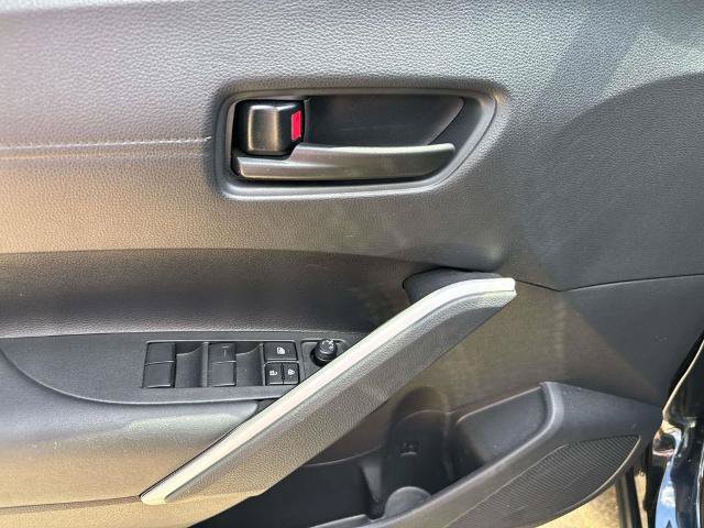 Used 2025 Toyota Corolla Cross LE FWD image 19