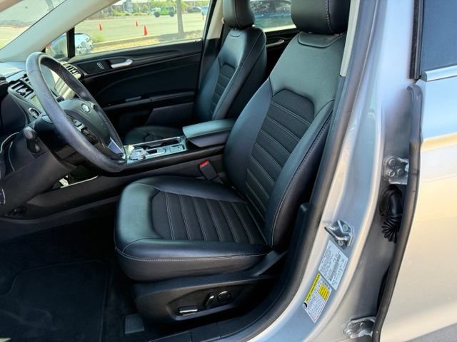 Certified 2018 Ford Fusion SE w/ Equipment Group 201A FWD image 29