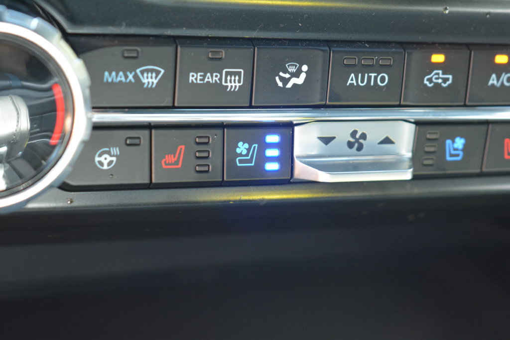 Certified 2025 Ford F150 Platinum w/ FX4 Off-Road Package AWD/4WD image 18