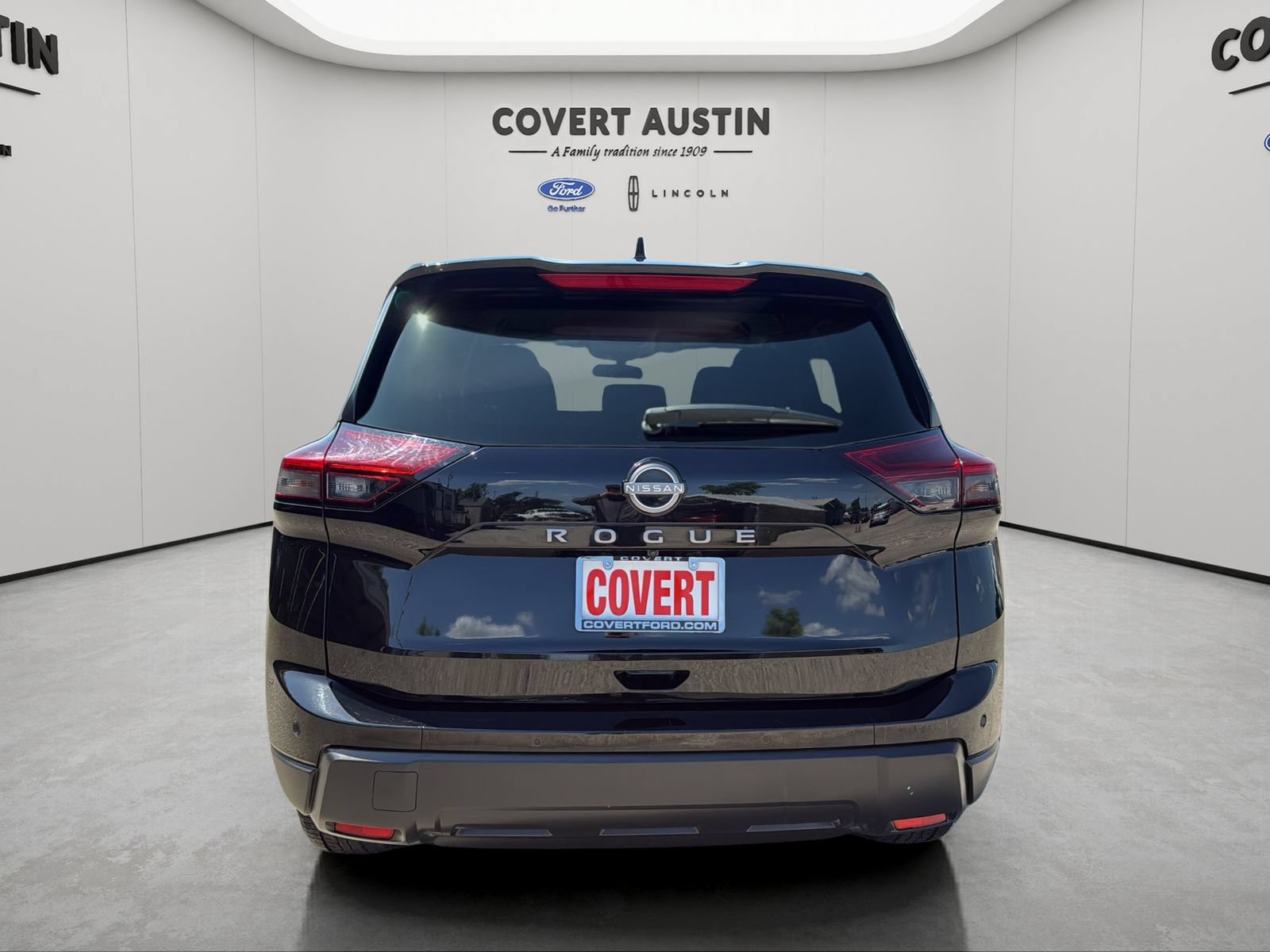 Used 2025 Nissan Rogue SV FWD image 5
