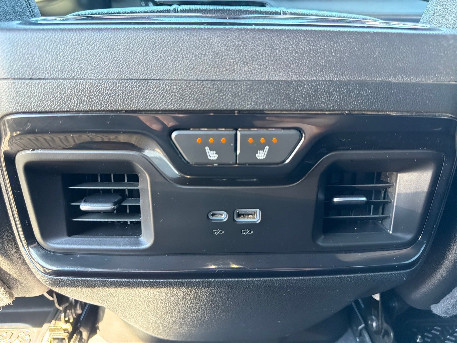 Used 2023 GMC Sierra 1500 AT4 w/ Technology Package AWD/4WD image 34