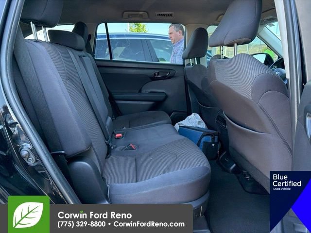 Used 2022 Toyota Highlander LE AWD/4WD image 15
