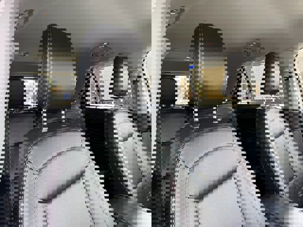 Certified 2022 Ford Explorer XLT w/ Equipment Group 202A image 18