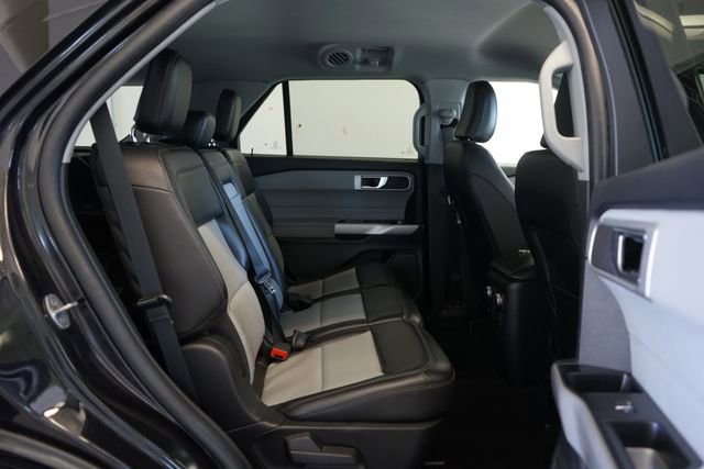 Certified 2022 Ford Explorer XLT w/ Equipment Group 202A AWD/4WD image 31