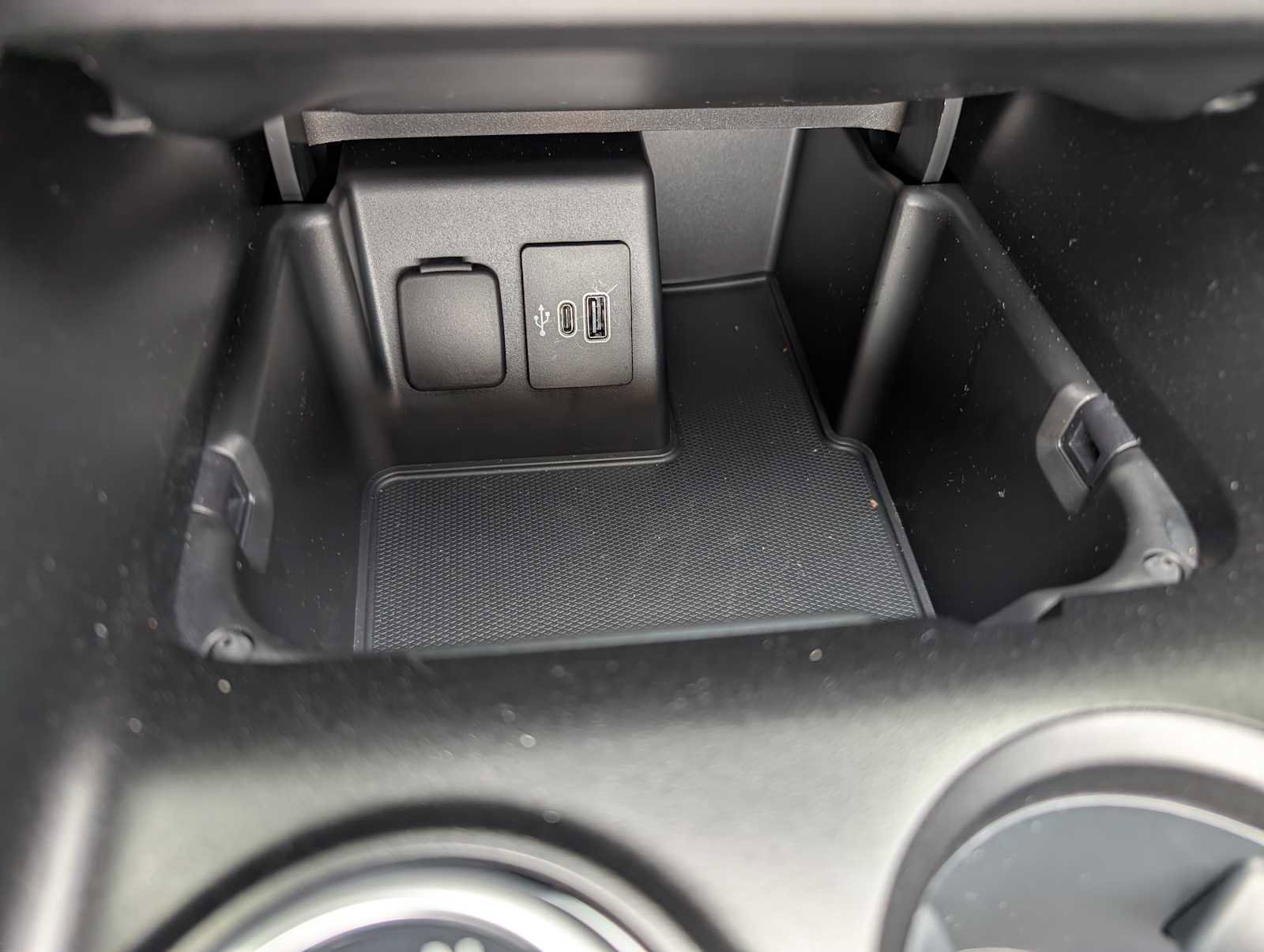 Certified 2025 Ford Explorer Active w/ Active Comfort Package image 32