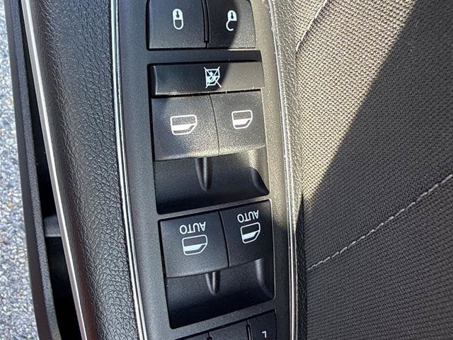 Used 2023 Dodge Charger R/T w/ Technology Group RWD image 22