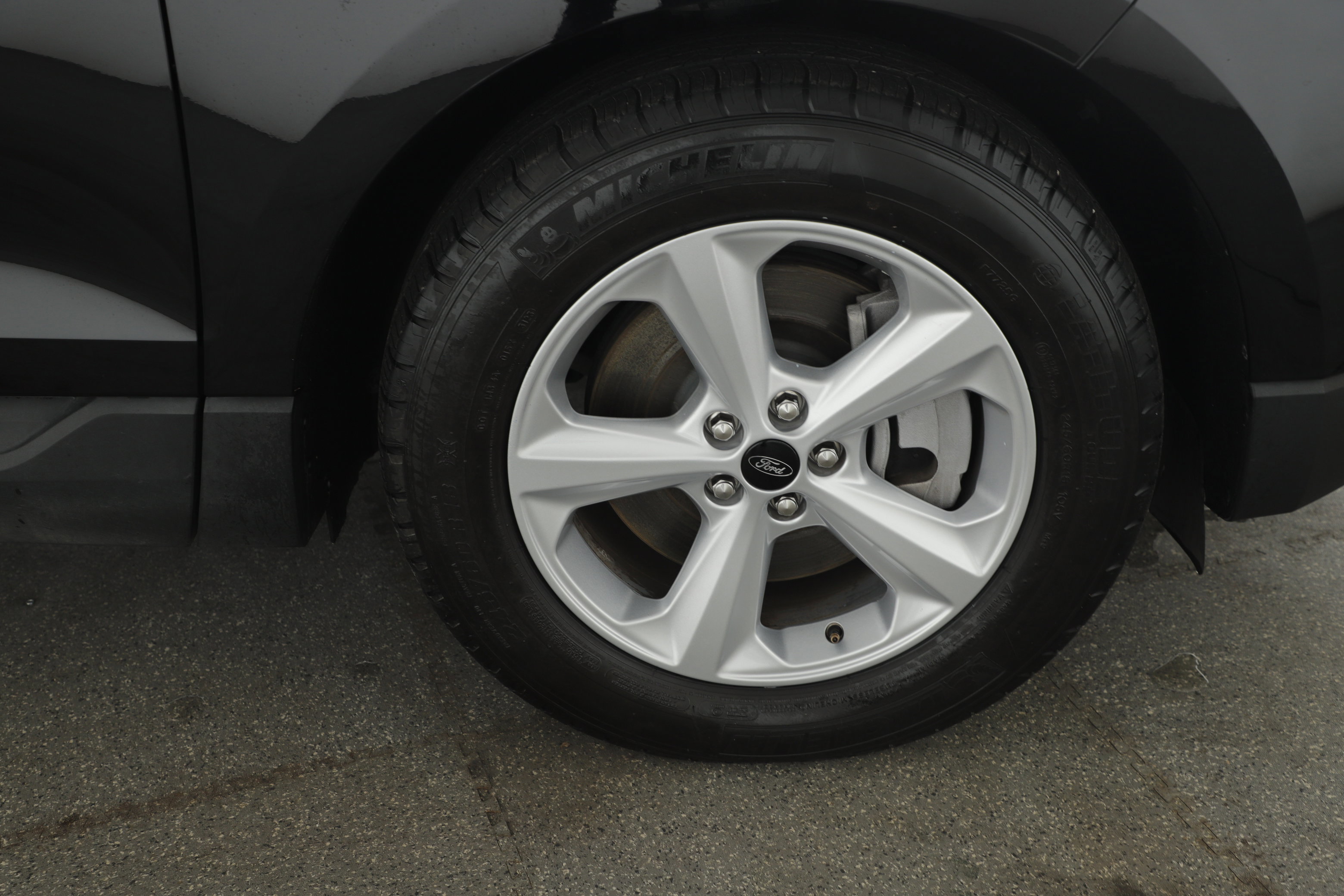 Certified 2024 Ford Edge SE image 4