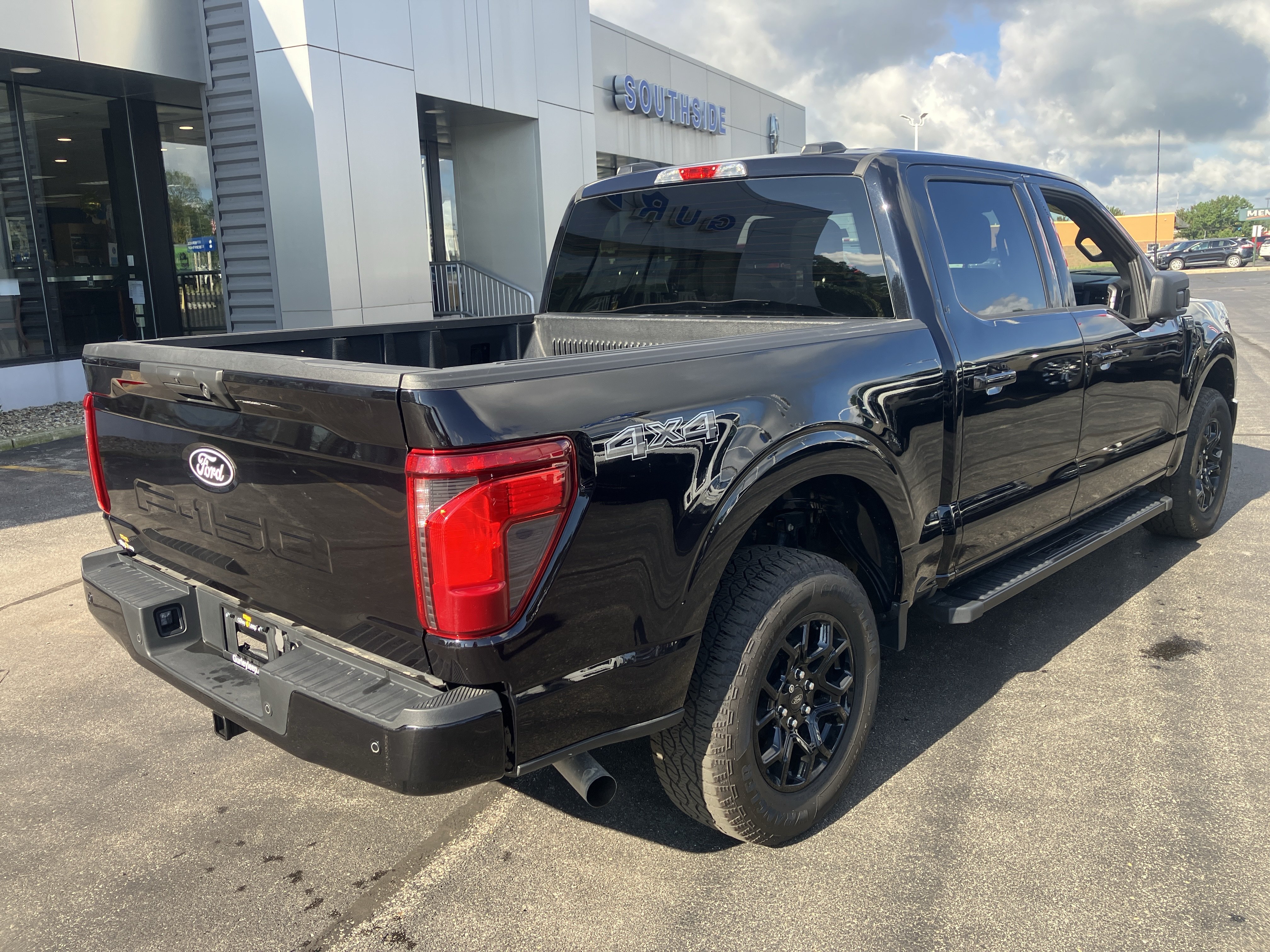 Certified 2024 Ford F150 XLT w/ XLT Black Appearance Package AWD/4WD image 7