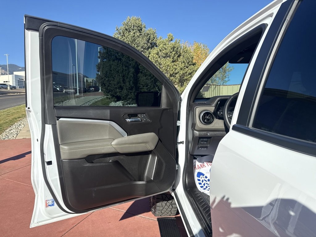 Used 2023 Chevrolet Colorado ZR2 w/ ZR2 Convenience Package III image 9