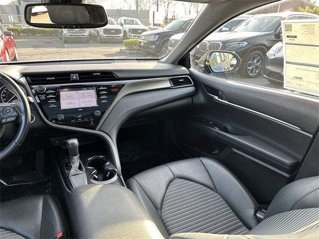 Used 2020 Toyota Camry SE image 18